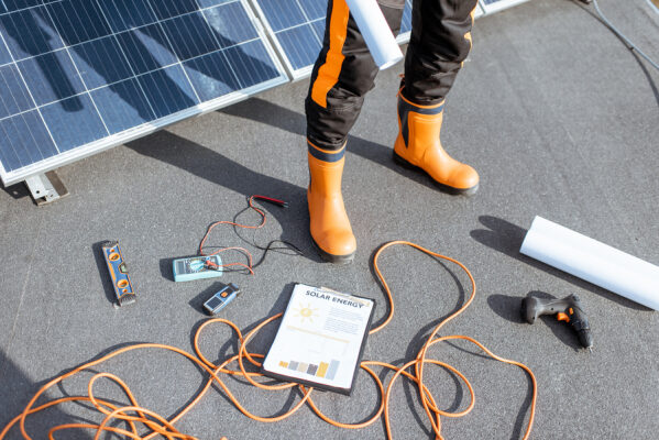 Alles über Wechselrichter für Balkonkraftwerke: Funktionsweise, Typen und Innovationen - Die Kraft der Sonne nutzen: Alles über Solar-Wechselrichter für Balkonkraftwerke und deren Rolle in der Solartechnik